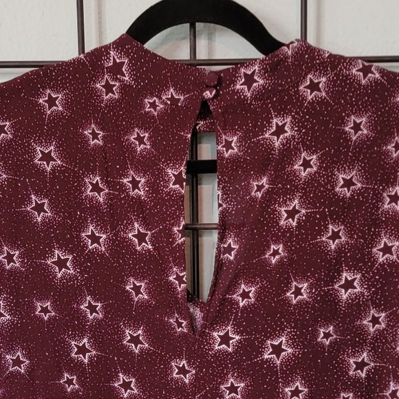 Torrid Burgundy Star Print Choker Top - Galaxy Chic in Size 00 XL! - Picture 10 of 13